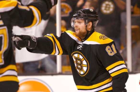 Sean Kuraly has a history of scoring clutch goals for the Bruins